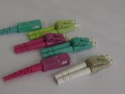 Conectores multimodo